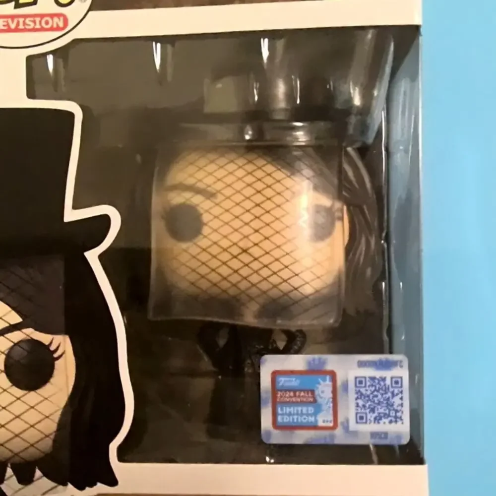 NIB Funko Pop! Parks & Recreation #1581 April Ludgate Prom Outfit